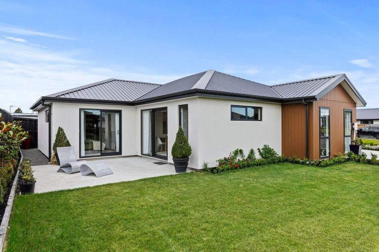 Photo of property in 25 Millhaven Place, Casebrook, Christchurch, 8051