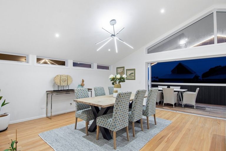 Photo of property in 112 Karewa Parade, Papamoa Beach, Papamoa, 3118