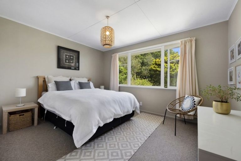 Photo of property in 11 Winchester Avenue, Pinehaven, Upper Hutt, 5019