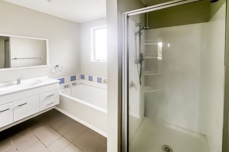 Photo of property in 48 Rhodes Drive, Kelvin Grove, Palmerston North, 4414