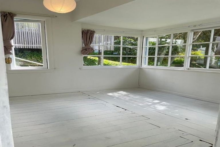 Photo of property in 9 Mortimer Terrace, Aro Valley, Wellington, 6021