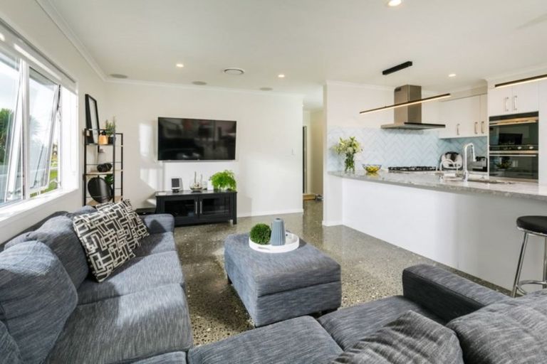 Photo of property in 112 Hibiscus Coast Highway, Red Beach, 0932