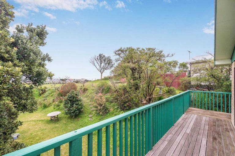 Photo of property in 5 Mahoe Street, Otaki Beach, Otaki, 5512