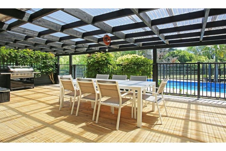 Photo of property in 41 Jack Paterson Road, Opaheke, Papakura, 2584