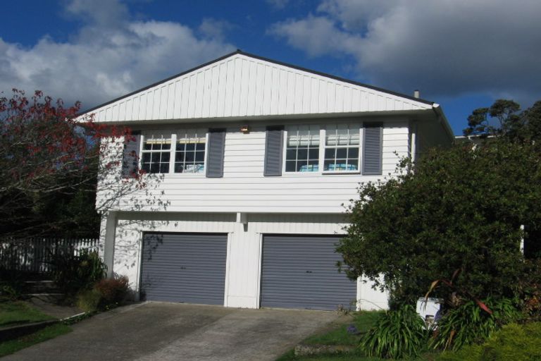 Photo of property in 3 Chisbury Street, Churton Park, Wellington, 6037