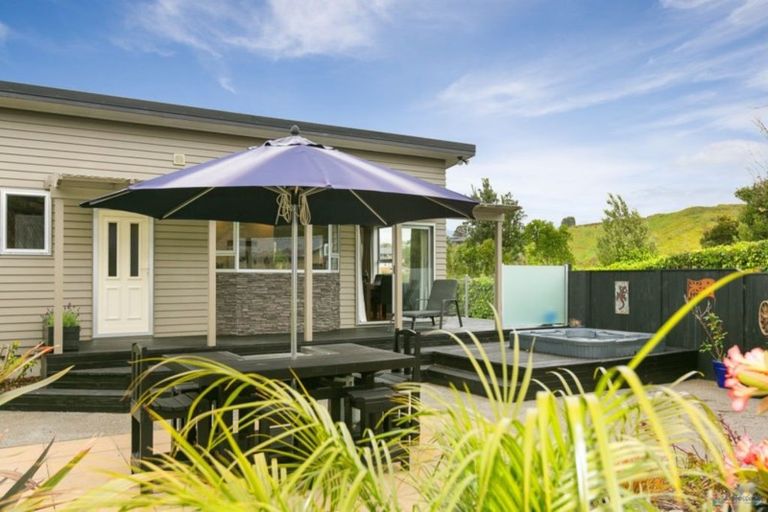 Photo of property in 5a Oawai Place, Marfell, New Plymouth, 4310