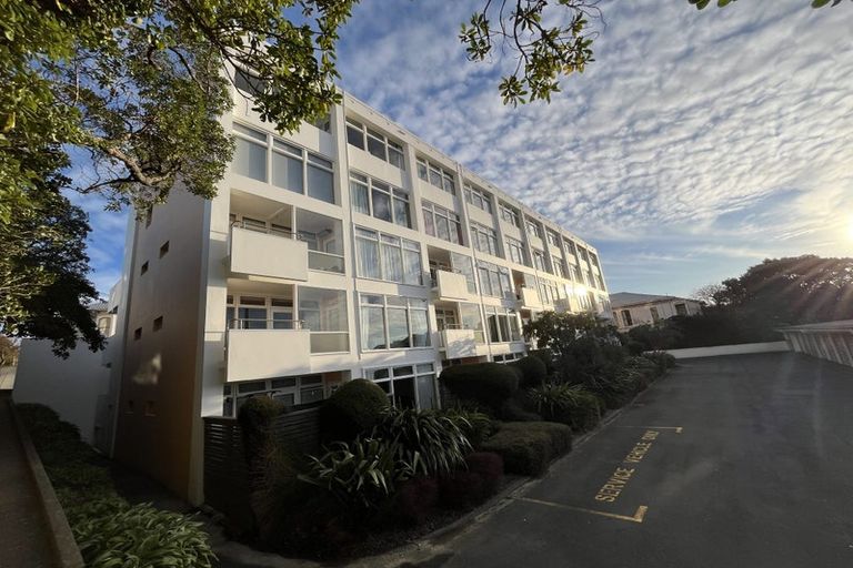 Photo of property in 7/4 Claremont Grove, Mount Victoria, Wellington, 6011