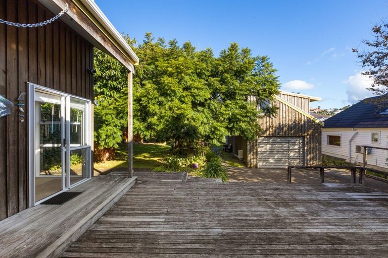 Photo of property in 54 Walton Street, Red Beach, 0932