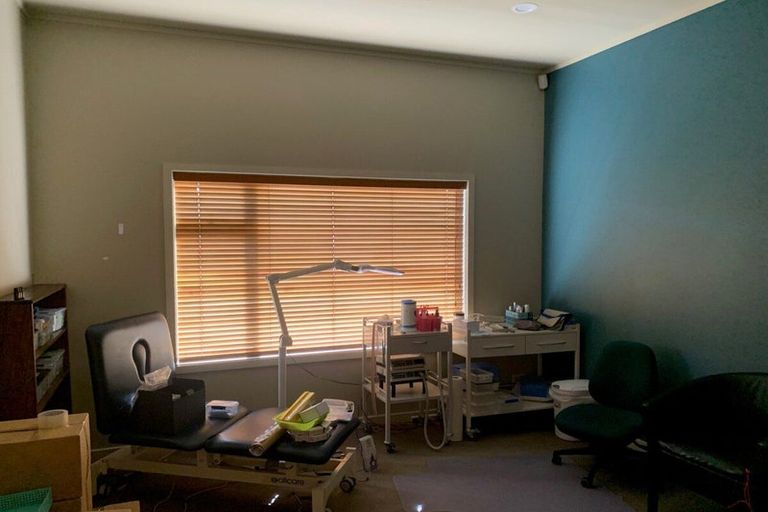 Photo of property in 202 Lyndon Road West, Hastings, 4122