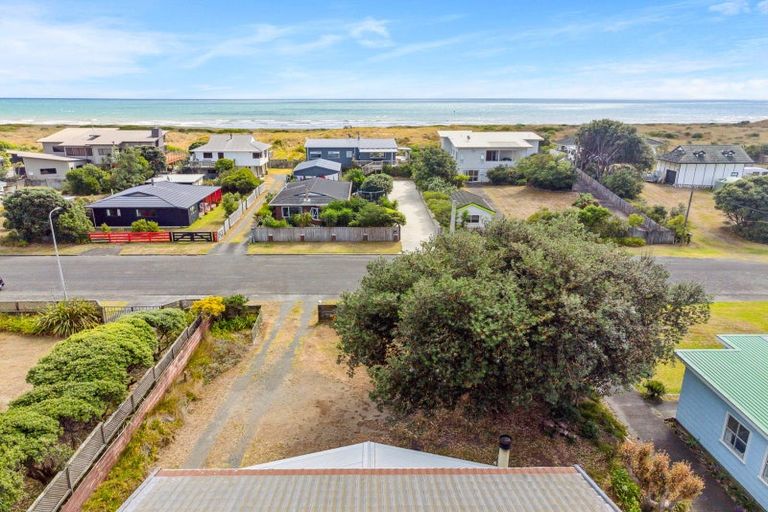 Photo of property in 30 Rua Avenue, Waitarere Beach, Levin, 5510