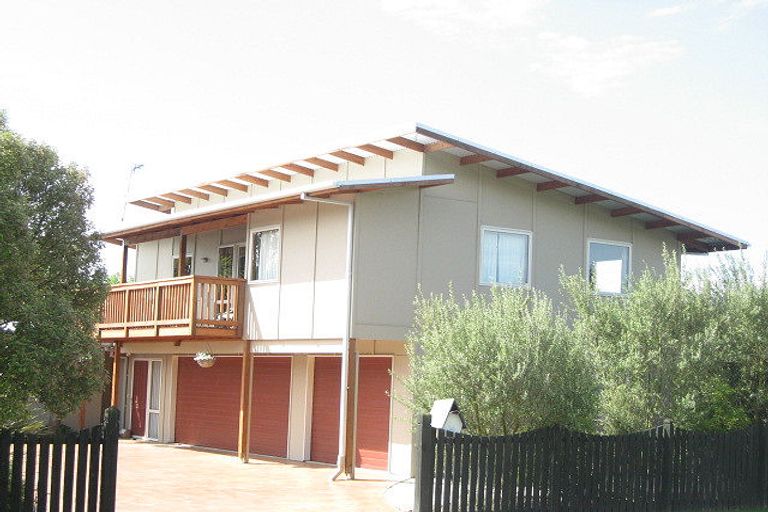 Photo of property in 38 Queens Avenue, Waikuku Beach, 7402