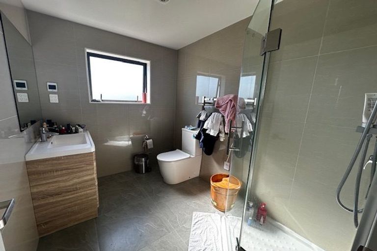 Photo of property in 24 Baumea Rise, Massey, Auckland, 0614