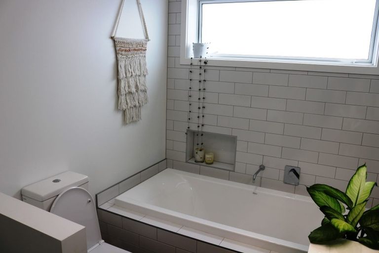 Photo of property in 420a Whangaparaoa Road, Stanmore Bay, Whangaparaoa, 0932