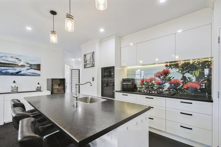 Photo of property in 18 Parkinson Place, Woodend, 7610