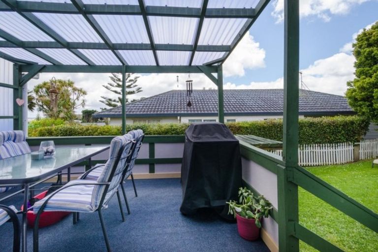 Photo of property in 2/37 Rosier Road, Glen Eden, Auckland, 0602