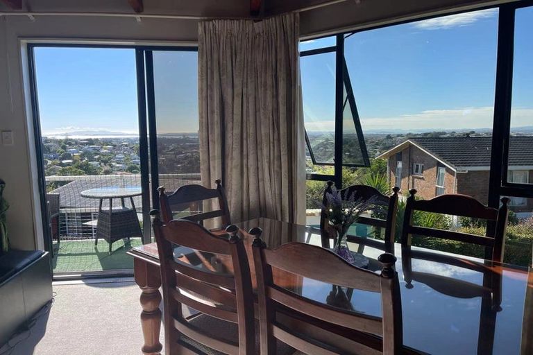 Photo of property in 2/191 Glenfield Road, Hillcrest, Auckland, 0627