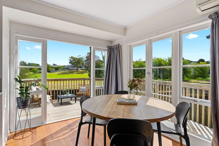 Photo of property in 1/91 Selwyn Crescent, Forrest Hill, Auckland, 0620