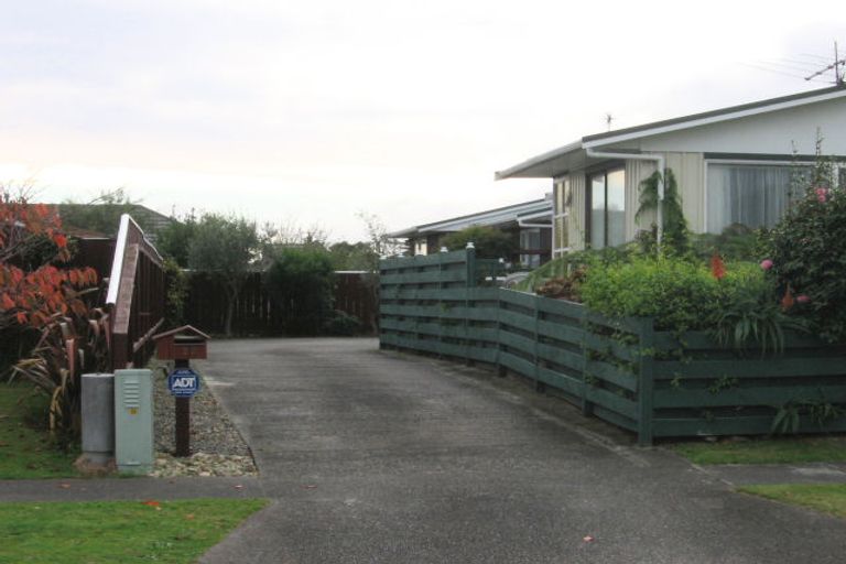 Photo of property in 22 Kanawa Street, Waikanae, 5036