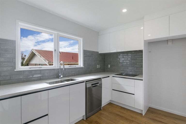 Photo of property in 2/15 Walter Macdonald Street, Howick, Auckland, 2014