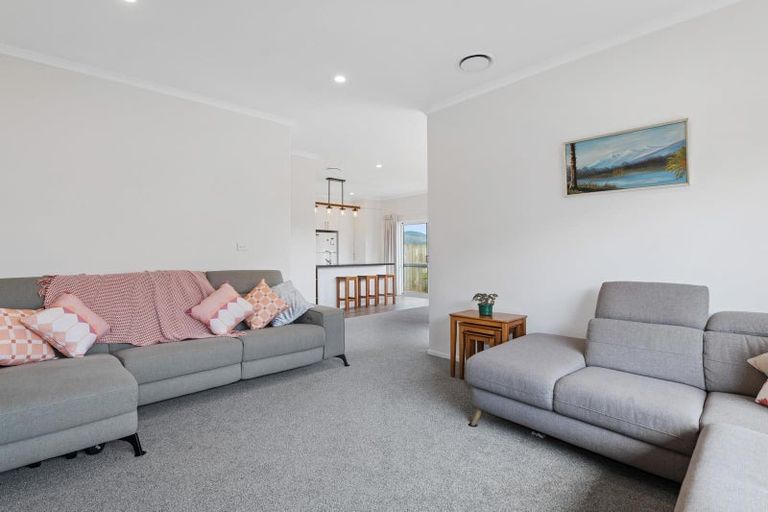 Photo of property in 12 Whatumairangi Way, Owhata, Rotorua, 3010