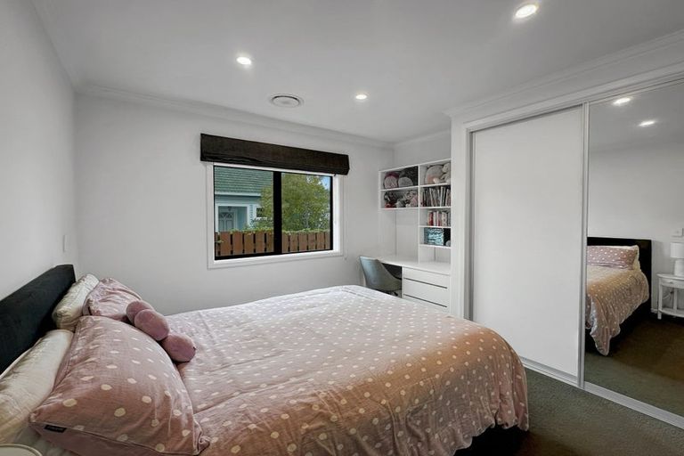 Photo of property in 45 Heretaunga Square, Silverstream, Upper Hutt, 5019