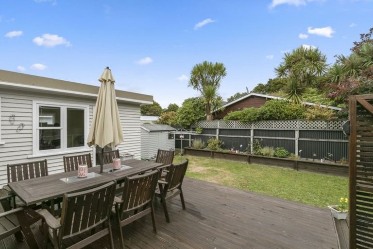 Photo of property in 29 Gibbs Crescent, Wainuiomata, Lower Hutt, 5014