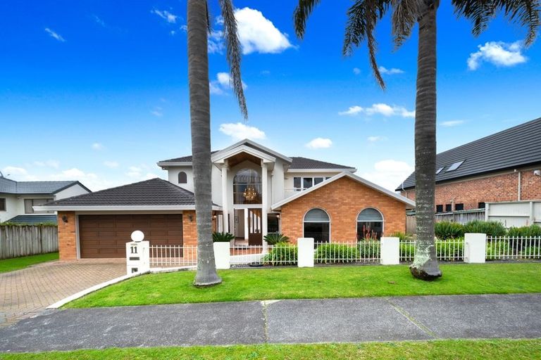 Photo of property in 11 Kahala Place, West Harbour, Auckland, 0618