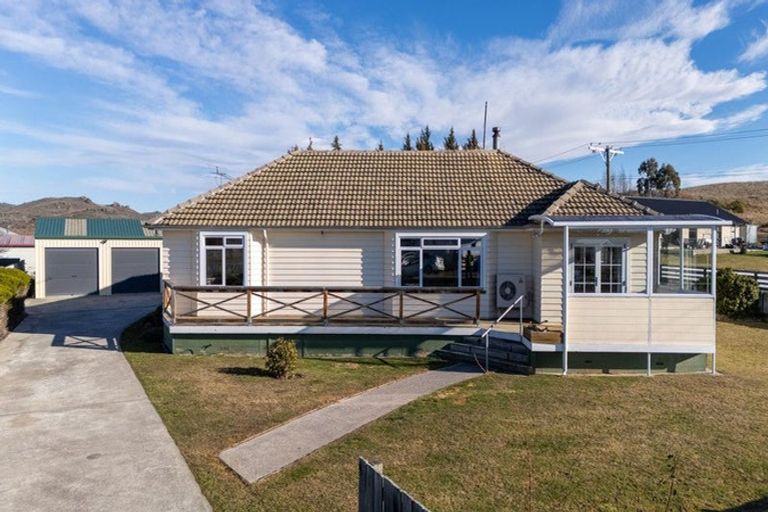 Photo of property in 3 Wilton Street, Omakau, 9376