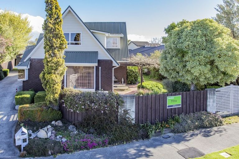 Photo of property in 10 Pasadena Place, Harewood, Christchurch, 8051