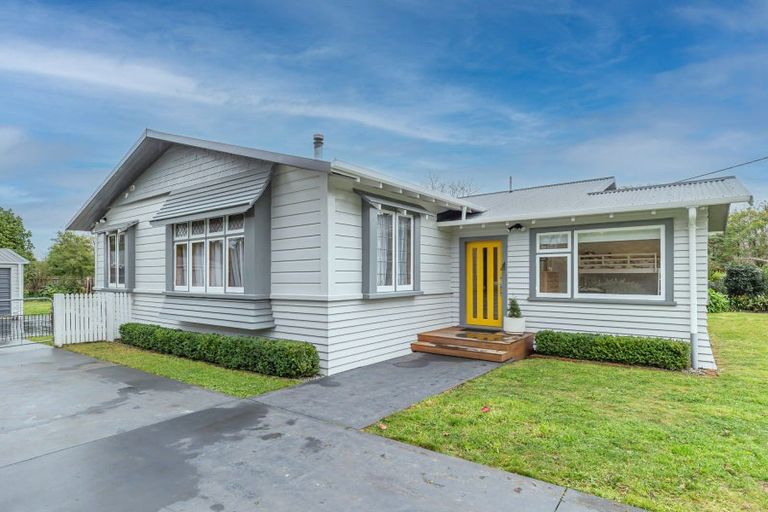 Photo of property in 43 Kawiu Road, Levin, 5510