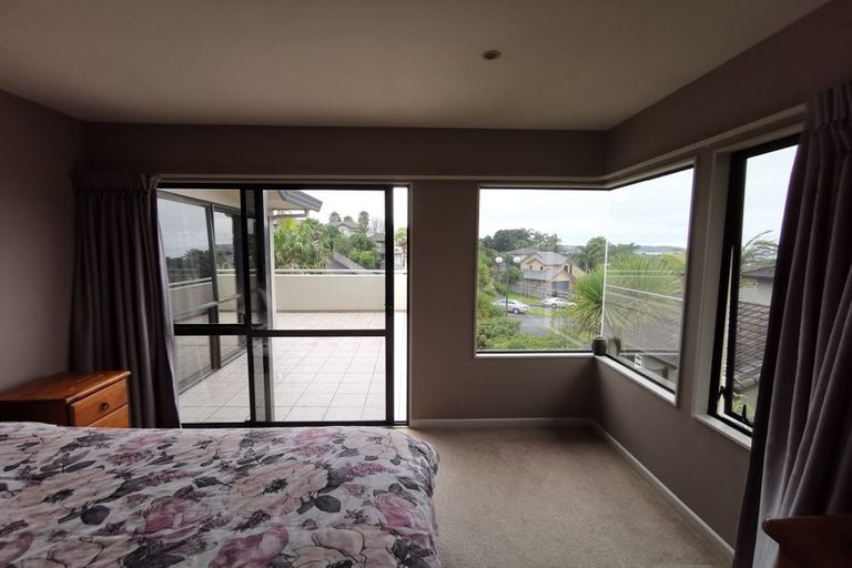 Photo of property in 58 Hogarth Rise, West Harbour, Auckland, 0618