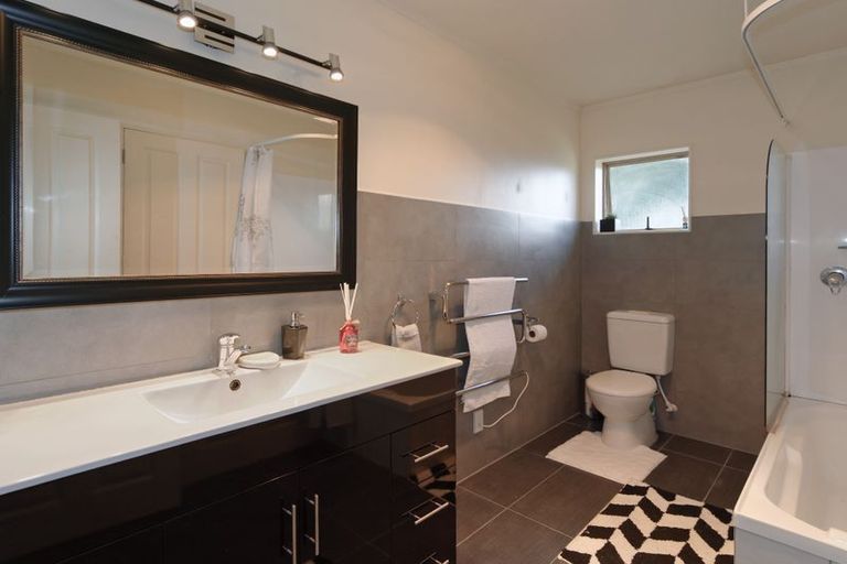 Photo of property in 17 Carlas Way, Ranui, Auckland, 0612