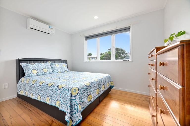 Photo of property in 23 Patts Avenue, Glendene, Auckland, 0602