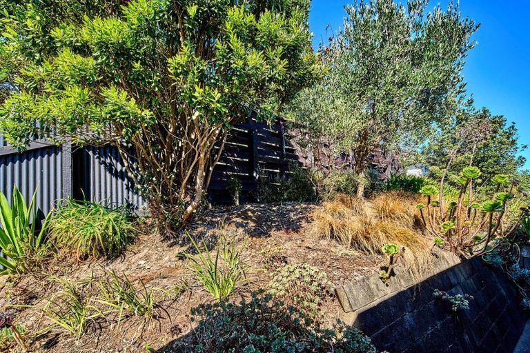Photo of property in 52 Tutere Street, Waikanae Beach, Waikanae, 5036