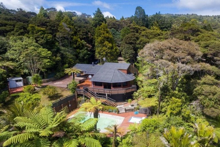 Photo of property in 53 Opanuku Road, Henderson Valley, Auckland, 0612