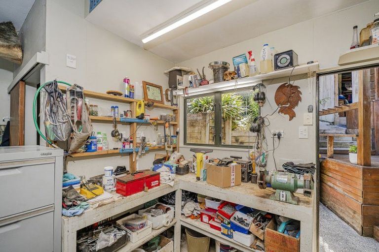 Photo of property in 2 Pohutukawa Grove, Whitianga, 3510