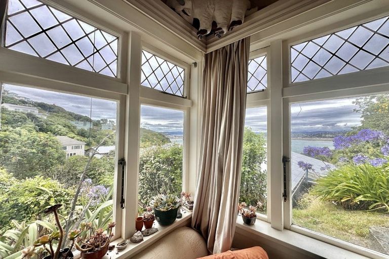 Photo of property in 9 Hungerford Road, Lyall Bay, Wellington, 6022