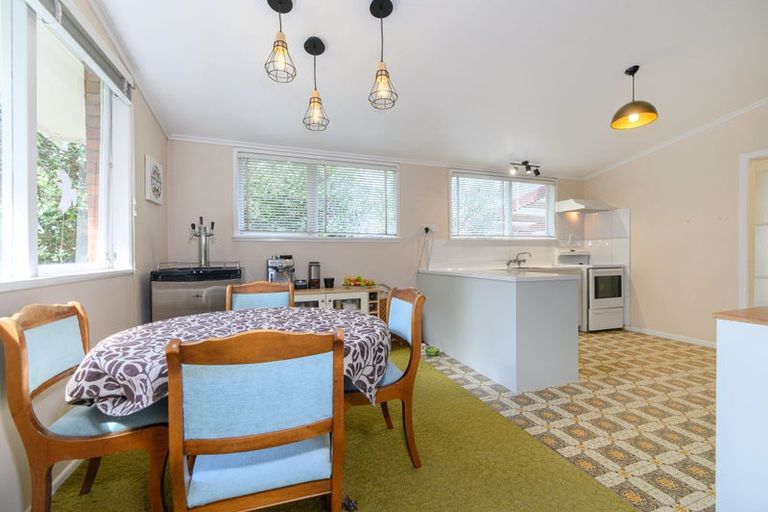 Photo of property in 19 Kereru Street, Henderson, Auckland, 0612