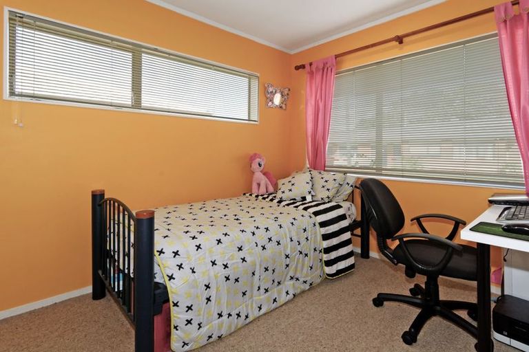 Photo of property in 17 Carlas Way, Ranui, Auckland, 0612