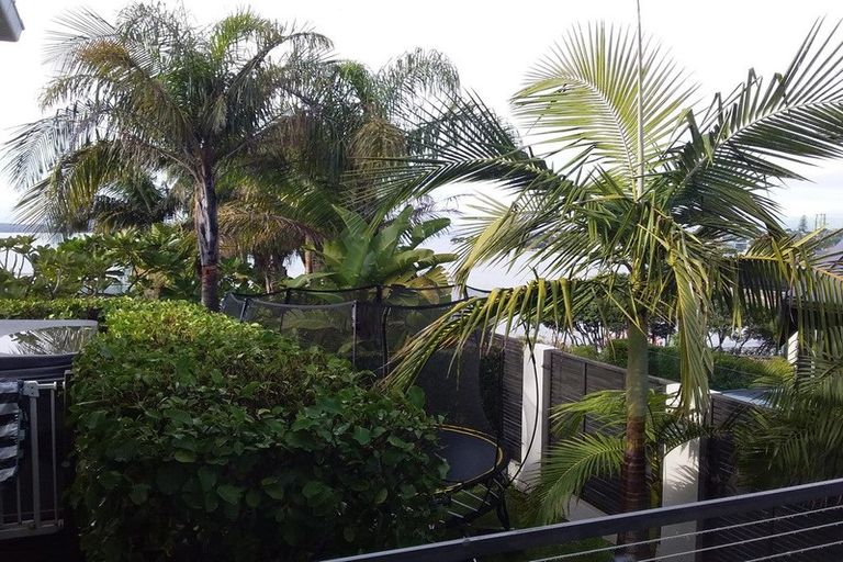 Photo of property in 17 Beach Road, Castor Bay, Auckland, 0620