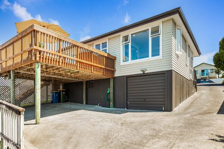 Photo of property in 91 Don Buck Road, Massey, Auckland, 0614
