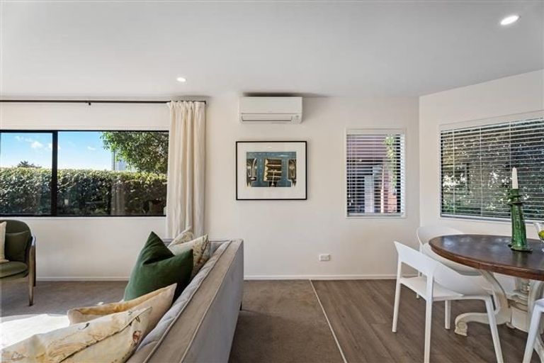 Photo of property in 2b Tokomaru Street, Orakei, Auckland, 1071