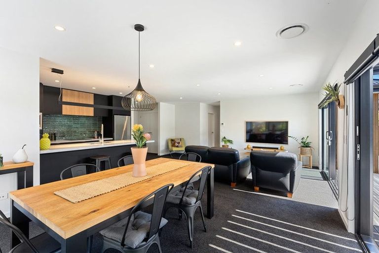 Photo of property in 17 Kaiwaru Place, Waikanae, 5036