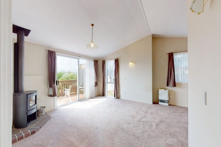 Photo of property in 6 Kekerenga Street, Strathmore Park, Wellington, 6022