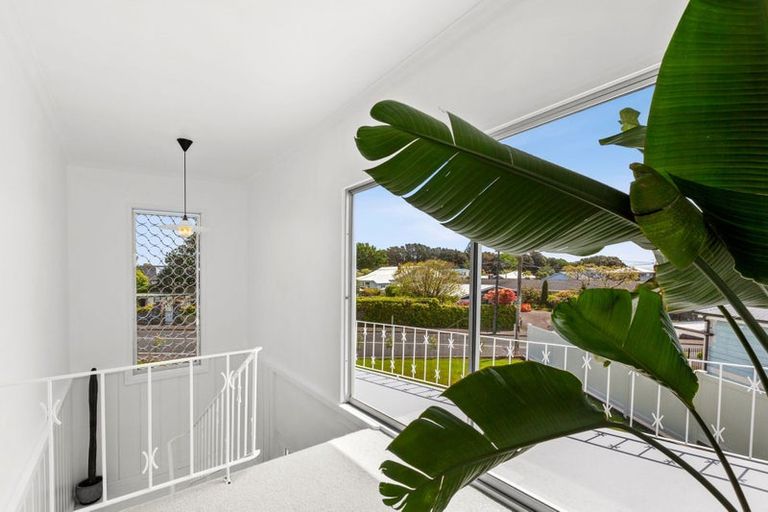 Photo of property in 8 Wallace Place, Westown, New Plymouth, 4310