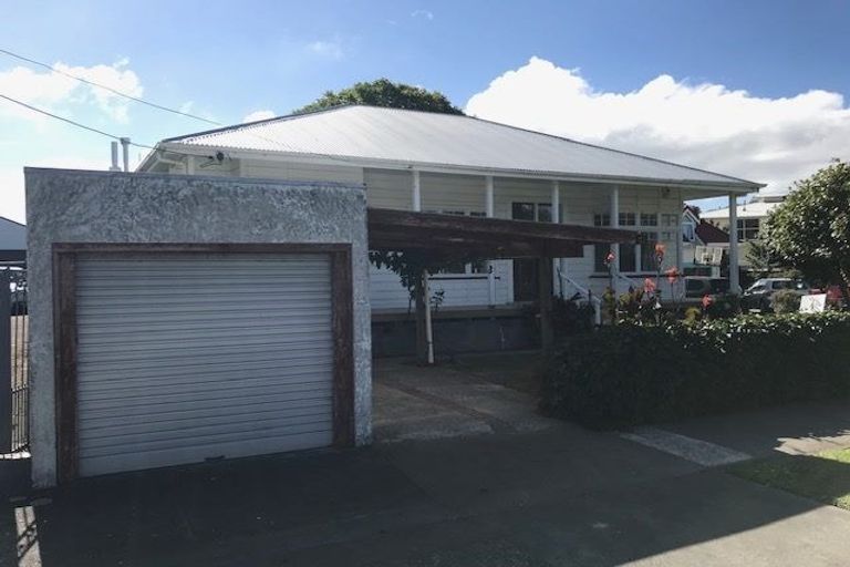 Photo of property in 27 Hautana Square, Woburn, Lower Hutt, 5010