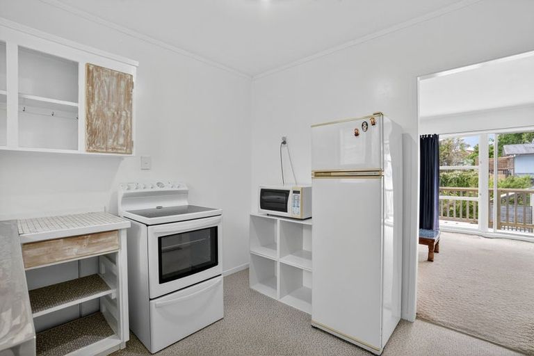 Photo of property in 1/7 Dakota Avenue, Beach Haven, Auckland, 0626