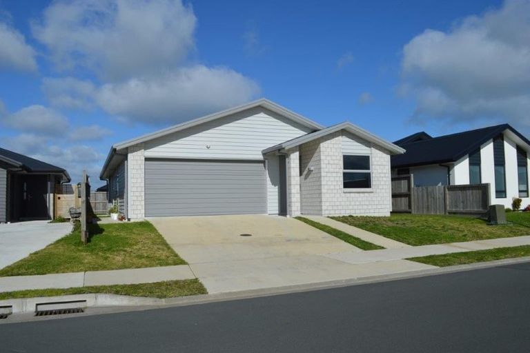 Photo of property in 15 Furlong Road, Papamoa, 3118