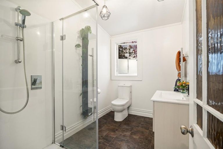 Photo of property in 124 Rimmer Road, Helensville, 0875