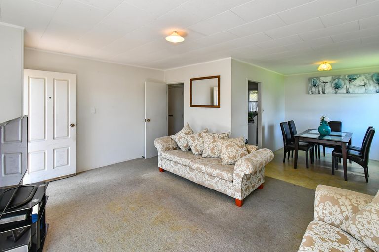 Photo of property in 129 Finlayson Avenue, Clendon Park, Auckland, 2103